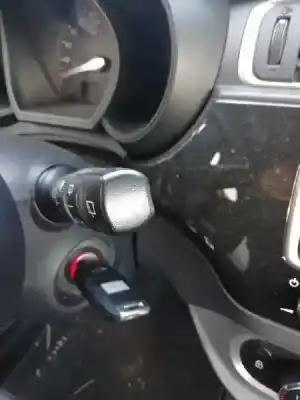 Sloopvoertuig kia rio basic van het jaar 2015 aangedreven d3fa