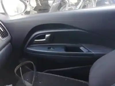 Sloopvoertuig kia rio basic van het jaar 2015 aangedreven d3fa