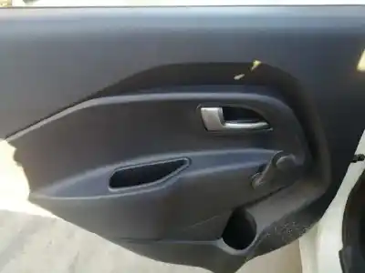 Sloopvoertuig kia rio basic van het jaar 2015 aangedreven d3fa