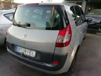 Veicolo di demolizione renault scenic ii confort dynamique dell'anno 2004 alimentato f9q d8