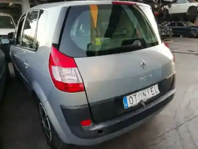 Veicolo di demolizione renault scenic ii confort dynamique dell'anno 2004 alimentato f9q d8