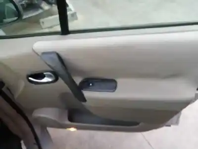 Veicolo di demolizione renault scenic ii confort dynamique dell'anno 2004 alimentato f9q d8