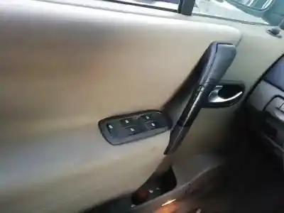 Veicolo di demolizione renault scenic ii confort dynamique dell'anno 2004 alimentato f9q d8