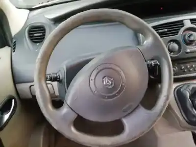 Veicolo di demolizione renault scenic ii confort dynamique dell'anno 2004 alimentato f9q d8