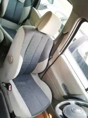 Veicolo di demolizione renault scenic ii confort dynamique dell'anno 2004 alimentato f9q d8