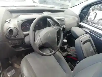 Sloopvoertuig peugeot bipper básico van het jaar 2013 aangedreven fhz