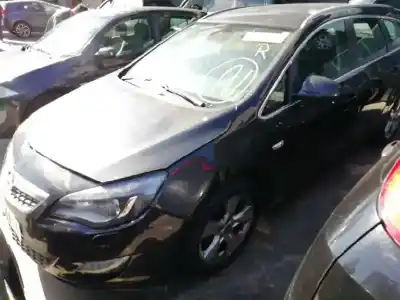 Veículo de Sucata opel astra j sports tourer cosmo do ano 2009 alimentado a17dtr