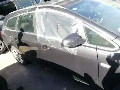 Veículo de Sucata opel astra j sports tourer cosmo do ano 2009 alimentado a17dtr