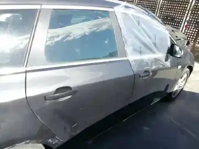 Veículo de Sucata opel astra j sports tourer cosmo do ano 2009 alimentado a17dtr