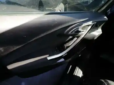 Veículo de Sucata opel astra j sports tourer cosmo do ano 2009 alimentado a17dtr