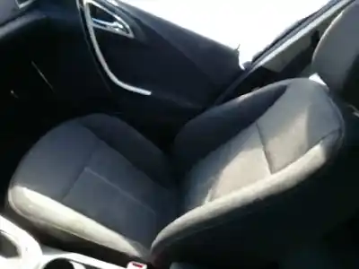 Veículo de Sucata opel astra j sports tourer cosmo do ano 2009 alimentado a17dtr