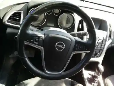 Veículo de Sucata opel astra j sports tourer cosmo do ano 2009 alimentado a17dtr