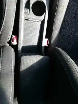 Veículo de Sucata opel astra j sports tourer cosmo do ano 2009 alimentado a17dtr