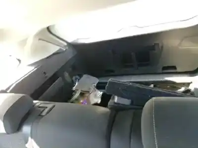 Veículo de Sucata opel astra j sports tourer cosmo do ano 2009 alimentado a17dtr