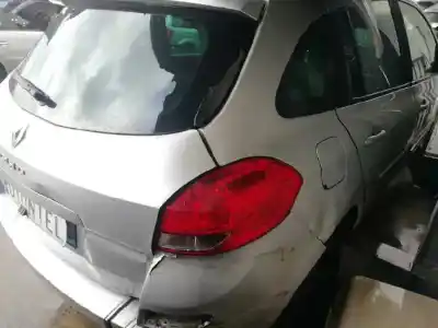 Vehicul casat renault clio iii 1.5 dci diesel cat al anului 2006 alimentat k9k766