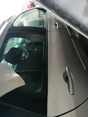 Vehicul casat renault clio iii 1.5 dci diesel cat al anului 2006 alimentat k9k766