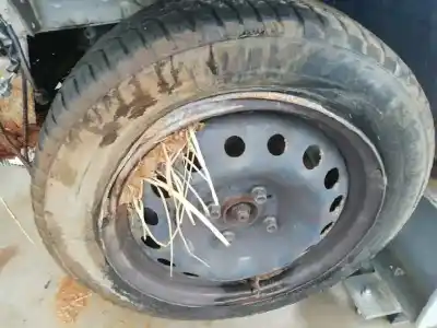 Vehicul casat renault clio iii 1.5 dci diesel cat al anului 2006 alimentat k9k766