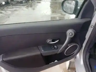 Vehicul casat renault clio iii 1.5 dci diesel cat al anului 2006 alimentat k9k766