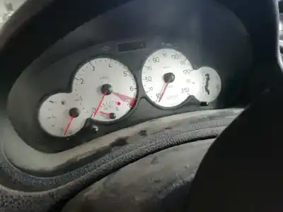 Hurda Aracı peugeot 206 cc cc yılın 2002 güçlü nfu