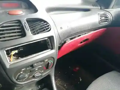 Hurda Aracı peugeot 206 cc cc yılın 2002 güçlü nfu