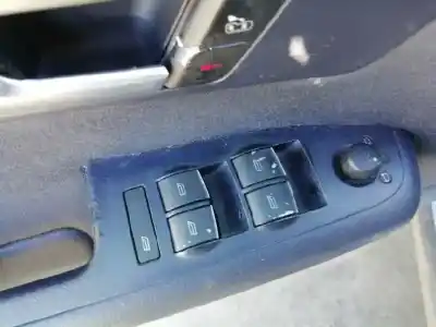 Veículo de Sucata audi a4 berlina (8e) 1.9 tdi (96kw) do ano 2001 alimentado awx