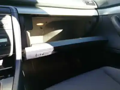 Veículo de Sucata audi a4 berlina (8e) 1.9 tdi (96kw) do ano 2001 alimentado awx