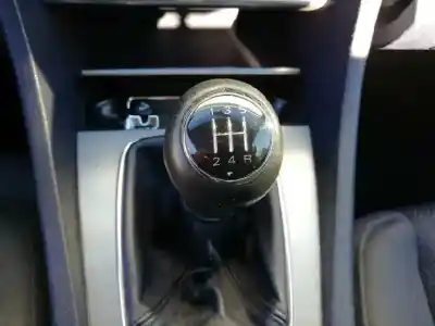 Veículo de Sucata audi a4 berlina (8e) 1.9 tdi (96kw) do ano 2001 alimentado awx