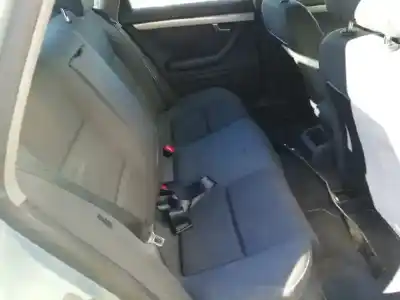 Veículo de Sucata audi a4 berlina (8e) 1.9 tdi (96kw) do ano 2001 alimentado awx