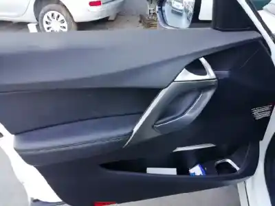 Здавання транспортного засобу citroen ds5 style року 2013 потужний rhh