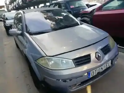 Vehículo de desguace RENAULT MEGANE II BERLINA 3P 1.5 dCi Diesel del año 2003 con motor K9K D7