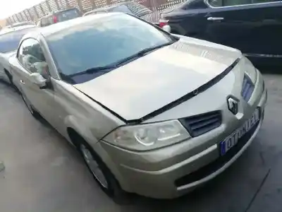 Sloopvoertuig renault megane ii coupe confort authentique van het jaar 2006 aangedreven k4m d8