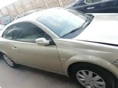 Sloopvoertuig renault megane ii coupe confort authentique van het jaar 2006 aangedreven k4m d8