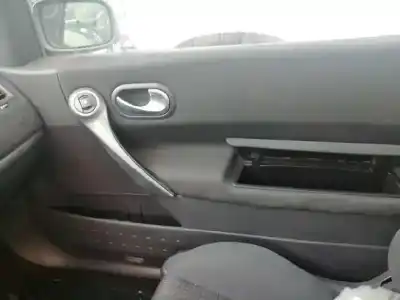 Sloopvoertuig renault megane ii coupe confort authentique van het jaar 2006 aangedreven k4m d8