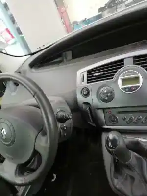 Veículo de Sucata renault scenic ii 1.5 dci diesel do ano 2004 alimentado k9k f7