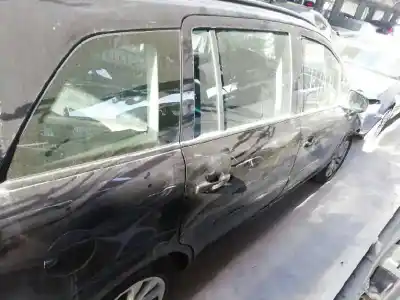 Veicolo di demolizione opel zafira b family dell'anno 2013 alimentato a17dtr