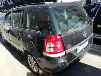 Veicolo di demolizione opel zafira b family dell'anno 2013 alimentato a17dtr