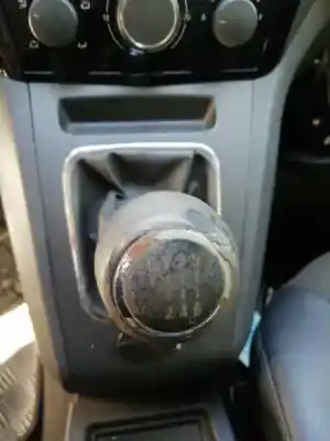 Veicolo di demolizione opel zafira b family dell'anno 2013 alimentato a17dtr