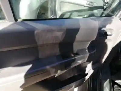 Veicolo di demolizione opel zafira b family dell'anno 2013 alimentato a17dtr