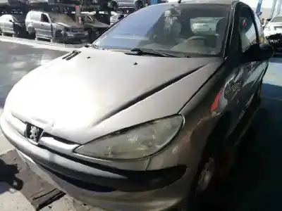 Vehículo de desguace peugeot 206 berlina xr del año 2002 con motor kfw