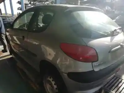 Vehículo de desguace peugeot 206 berlina xr del año 2002 con motor kfw