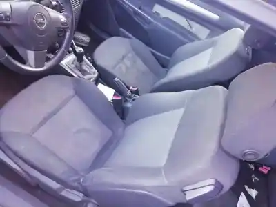 Veicolo di demolizione opel astra gtc cosmo dell'anno 2006 alimentato z13dth