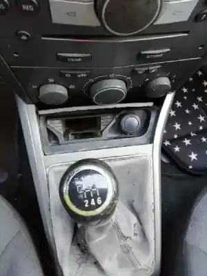 Veicolo di demolizione opel astra gtc cosmo dell'anno 2006 alimentato z13dth