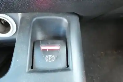 Véhicule à la ferraille renault   de l'année 2010 alimenté k9k g8