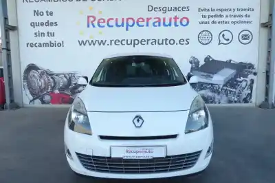 Véhicule à la ferraille renault   de l'année 2010 alimenté k9k g8