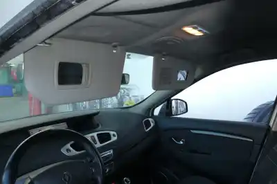 Véhicule à la ferraille renault   de l'année 2010 alimenté k9k g8