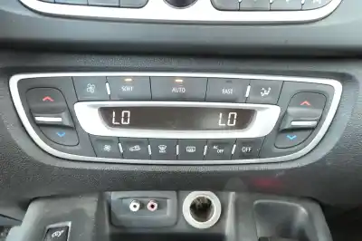 Véhicule à la ferraille renault   de l'année 2010 alimenté k9k g8