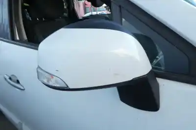Véhicule à la ferraille renault   de l'année 2010 alimenté k9k g8