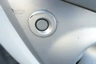 Véhicule à la ferraille renault   de l'année 2010 alimenté k9k g8
