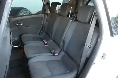 Véhicule à la ferraille renault   de l'année 2010 alimenté k9k g8
