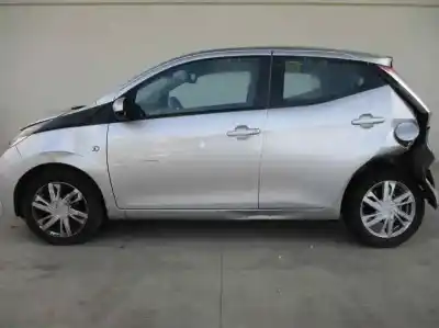 Vehículo de desguace TOYOTA AYGO 1.0 del año 2016 con motor 1KR